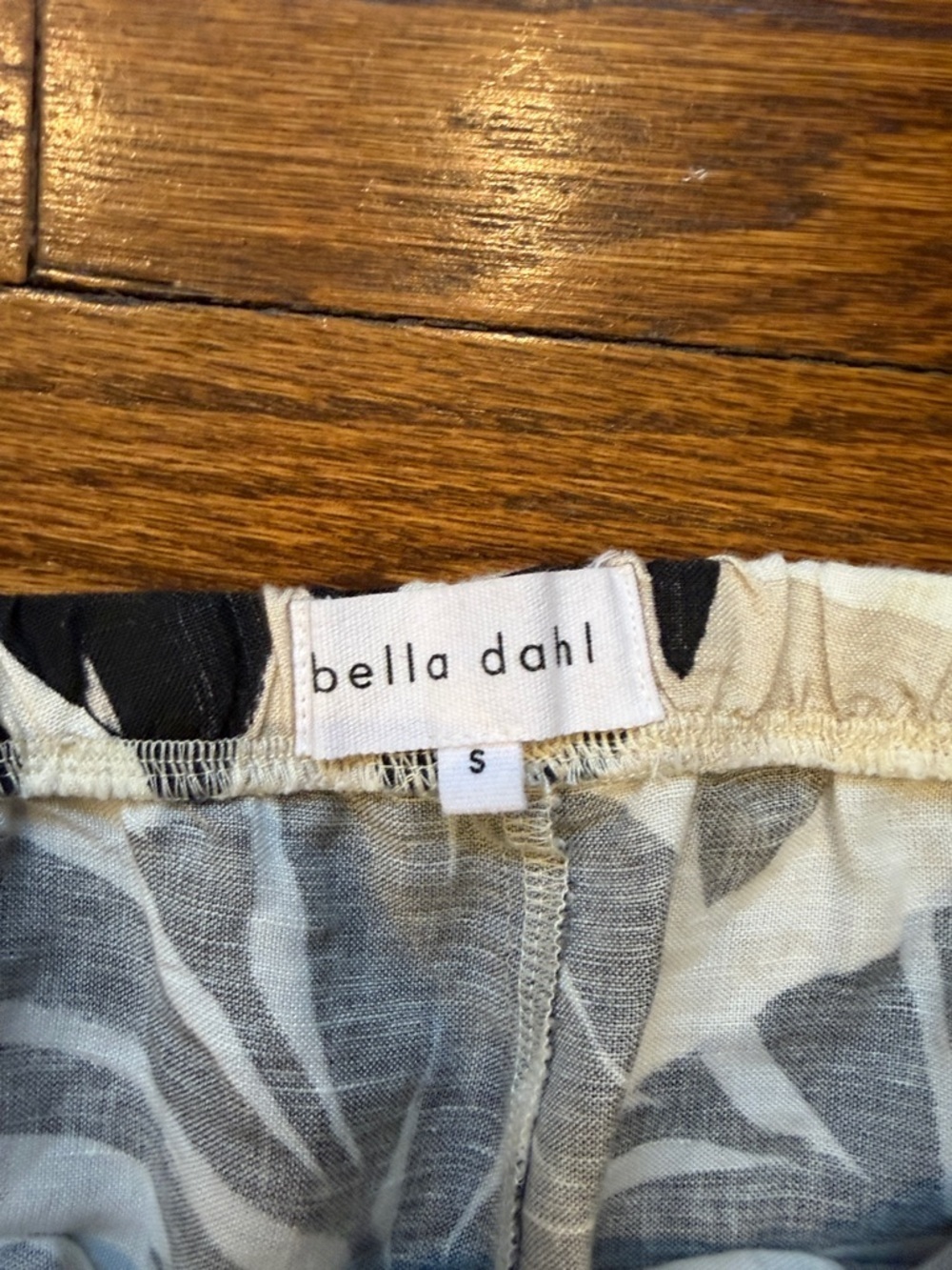 Bella Dahl Wide Leg Drawstring Pant in Maui Palm Print - Picture 4 of 9